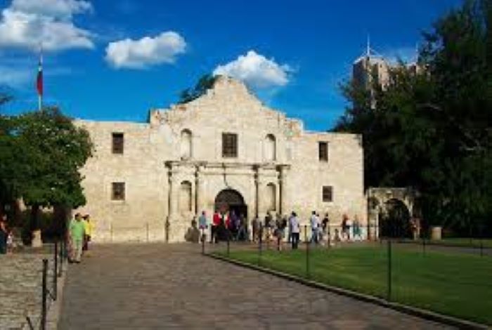 Mission San Antonio de Valero – The Alamo